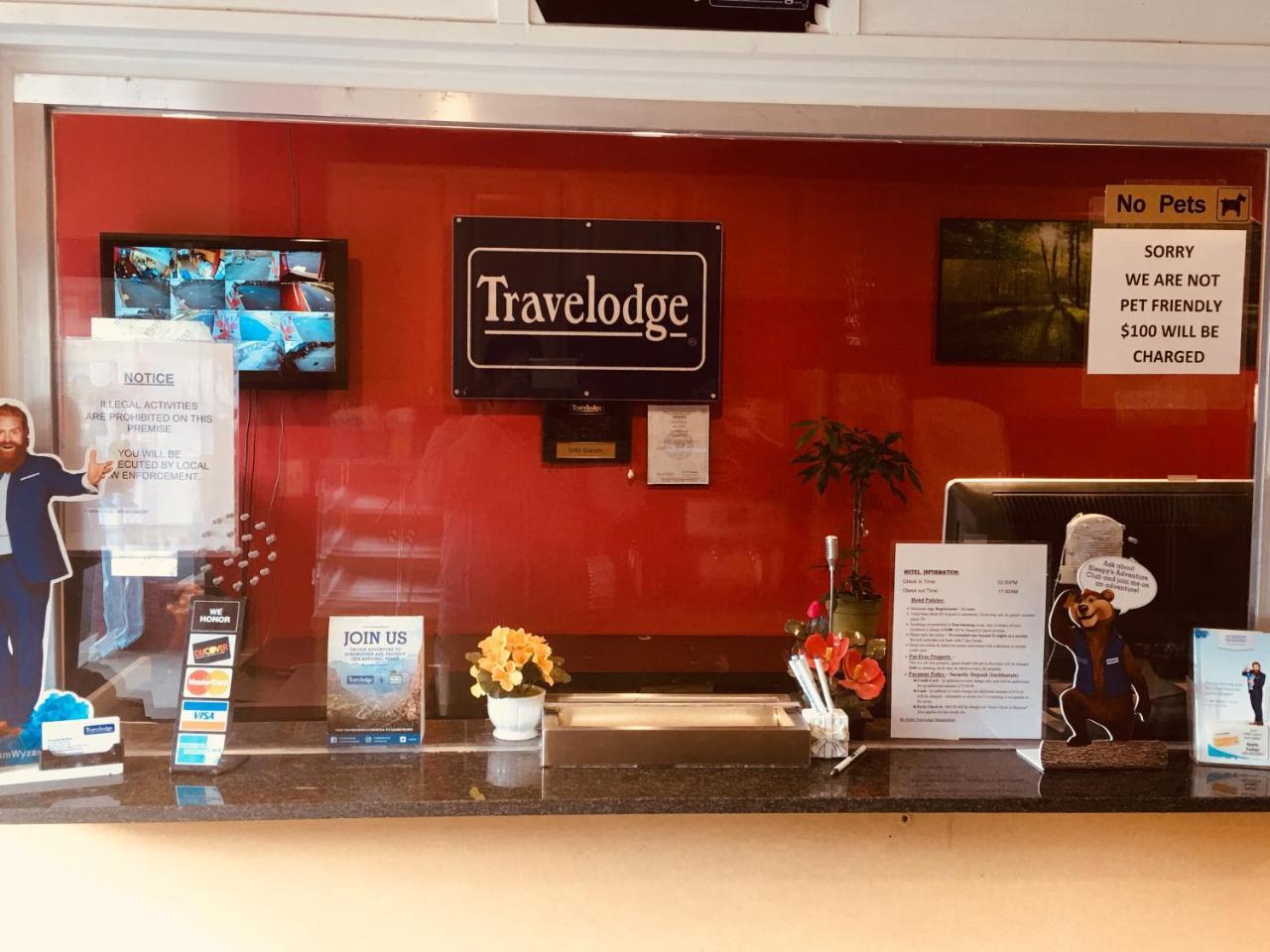 Travelodge By Wyndham Bay Shore Long Island Экстерьер фото